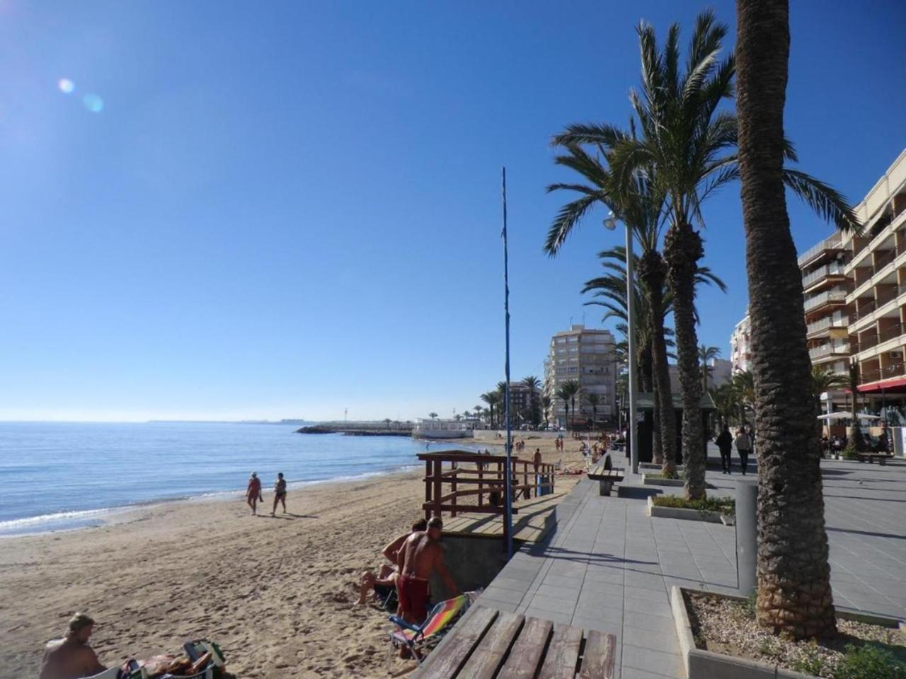 Casa Amorosa Apartment - Close To Beach, City Centre And Bus Station Torrevieja Exterior photo
